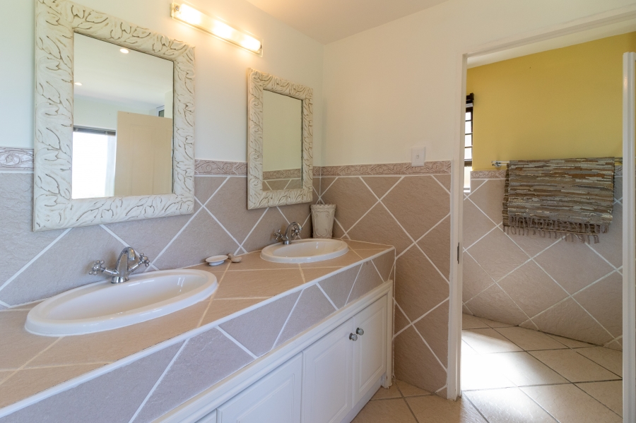 9 Bedroom Property for Sale in West Bank Eastern Cape